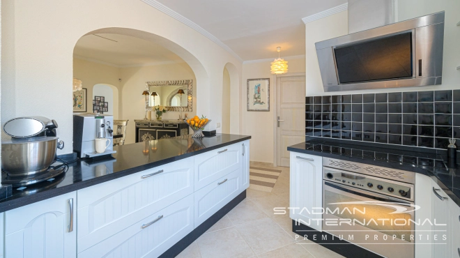 Renovated Villa with Breathtaking Sea Views near La Olla Beach