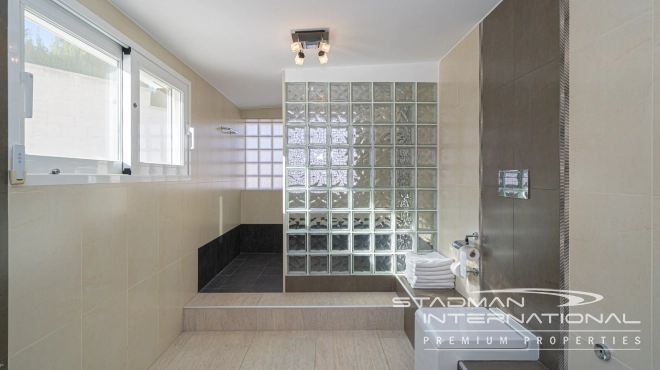 Beautiful Ground Floor Villa on a Spacious and Flat Plot