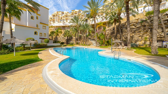Apartment with Beautiful Sea Views Near the Beach and Harbor
