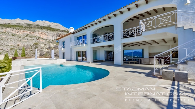 Villa de Lujo con Vistas al Mar en la Sierra de Altea