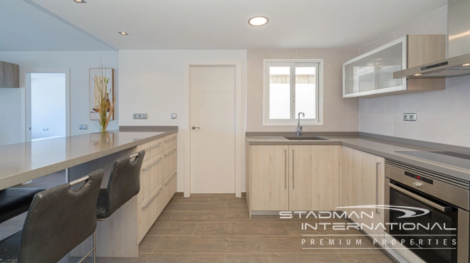 Spacious Apartment with South facing Terrace at the Harbor in Altea