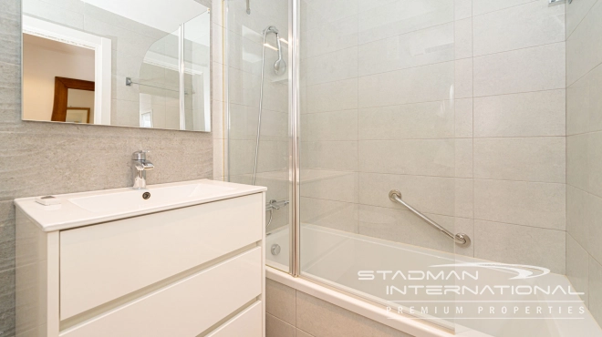 Spacious Apartment with South facing Terrace at the Harbor in Altea
