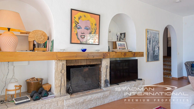 Villa with Guest Apartment and Sea View in the Sierra de Altea