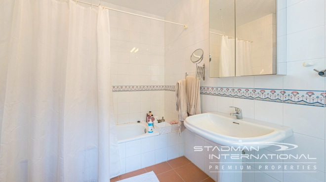 Villa with Guest Apartment and Sea View in the Sierra de Altea