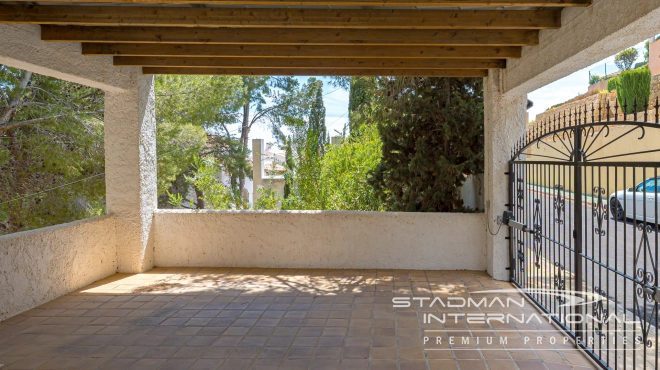Villa with Guest Apartment and Sea View in the Sierra de Altea