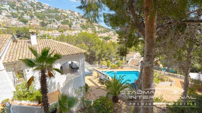 Villa with Guest Apartment and Sea View in the Sierra de Altea