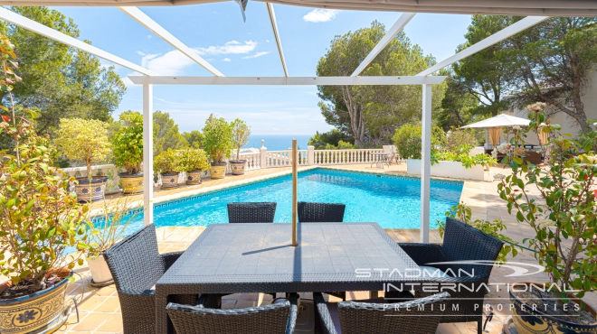 Villa with Guest Apartment and Sea View in the Sierra de Altea