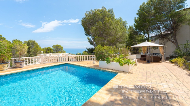 Villa with Guest Apartment and Sea View in the Sierra de Altea