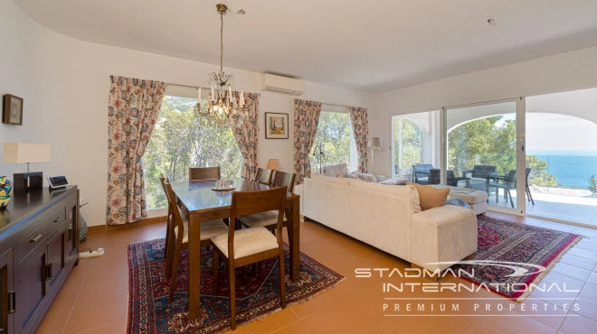 Villa with Guest Apartment and Sea View in the Sierra de Altea