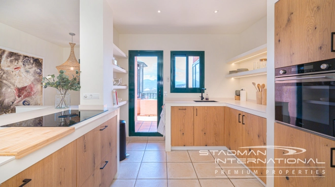 Spacious Duplex Apartment with Beautiful Panoramic Views