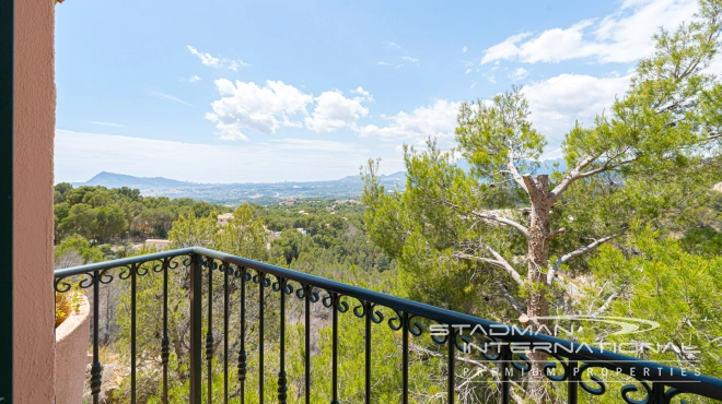 Spacious Duplex Apartment with Beautiful Panoramic Views