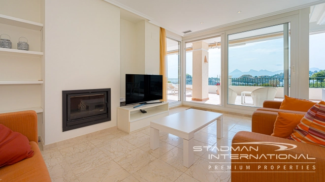 Luxury Apartment with Private Pool and Sea Views in Altea Hills
