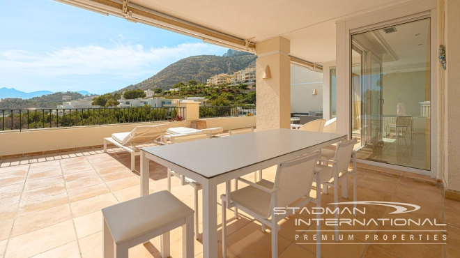 Luxury Apartment with Private Pool and Sea Views in Altea Hills
