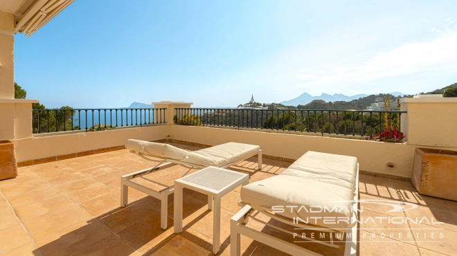 Luxury Apartment with Private Pool and Sea Views in Altea Hills