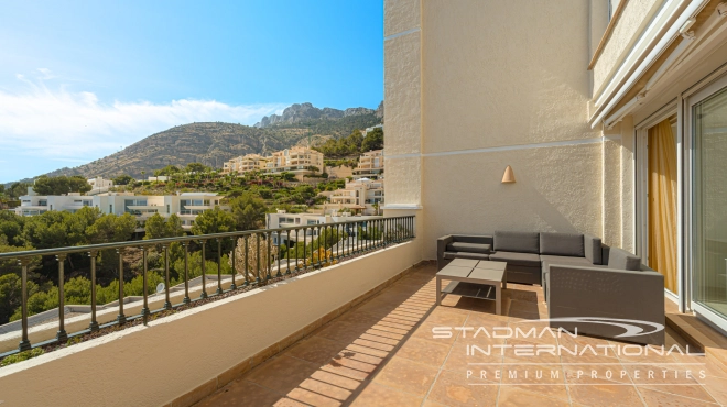 Luxury Apartment with Private Pool and Sea Views in Altea Hills