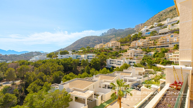 Luxury Apartment with Private Pool and Sea Views in Altea Hills