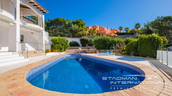 Amplia Villa con Preciosas Vistas al Mar en la Sierra de Altea