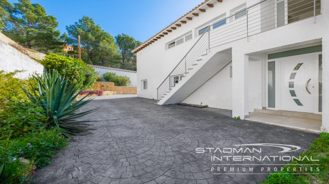 Amplia Villa con Preciosas Vistas al Mar en la Sierra de Altea