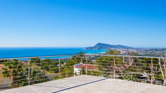 Amplia Villa con Preciosas Vistas al Mar en la Sierra de Altea