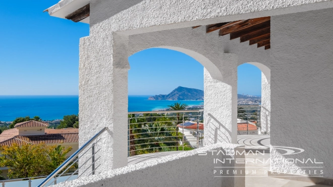 Amplia Villa con Preciosas Vistas al Mar en la Sierra de Altea