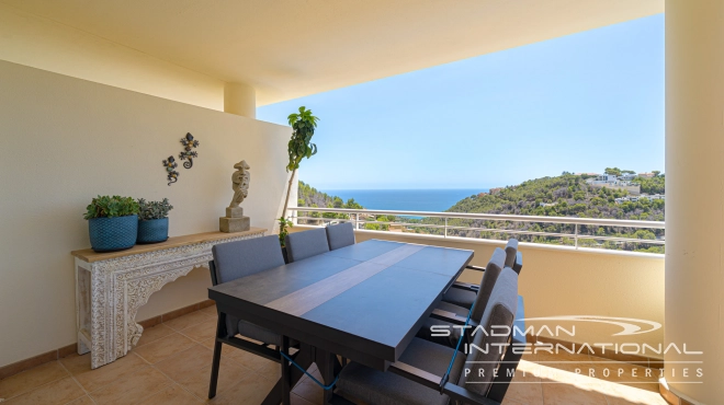 Penthouse met Ruime Terrassen en Mooi Zeezicht in Altea Hills 