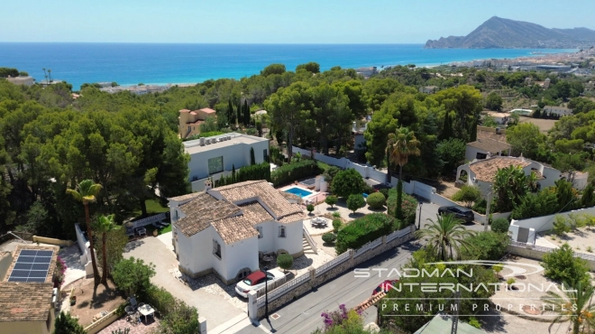 Gerenoveerde Villa met Gastenappartement vlakbij het Strand
