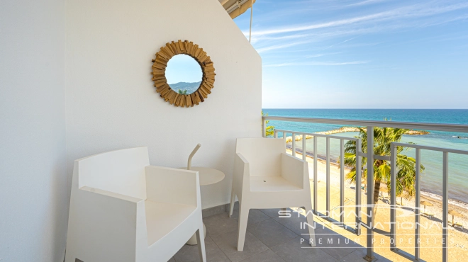 Beautiful First Line Apartment on the Seafront in Altea