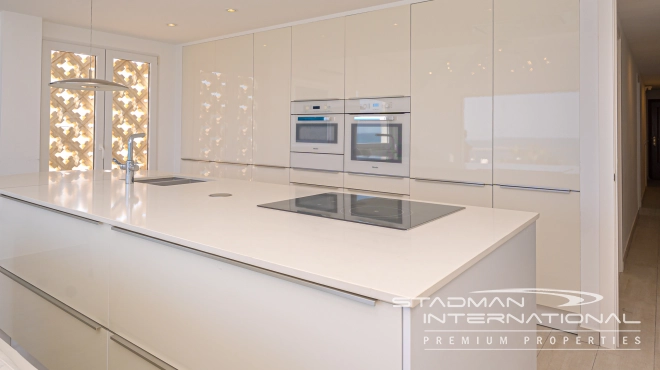 Beautiful First Line Apartment on the Seafront in Altea