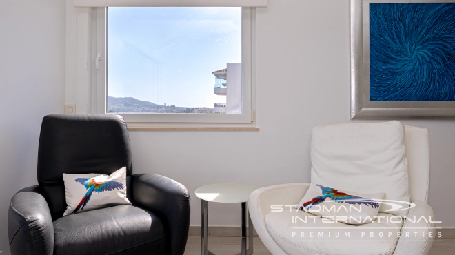 Beautiful First Line Apartment on the Seafront in Altea
