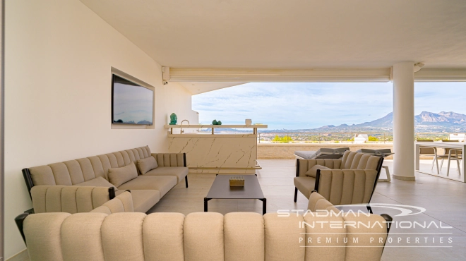 Apartamento de Lujo con Impresionantes Vistas al Mar en Altea Hills