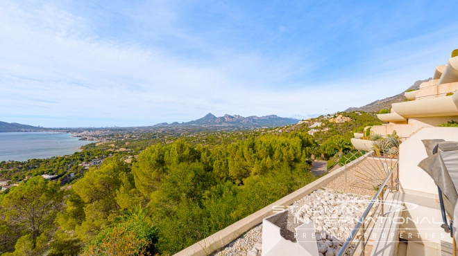 Apartamento de Lujo con Impresionantes Vistas al Mar en Altea Hills