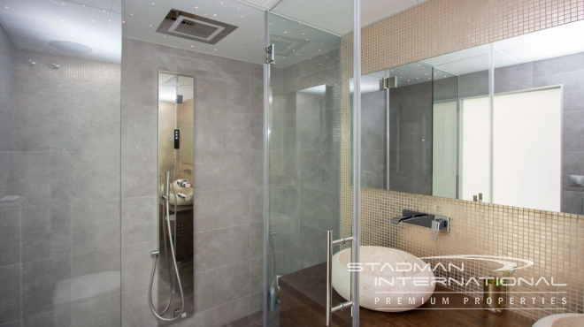 Apartamento de Lujo con Impresionantes Vistas al Mar en Altea Hills