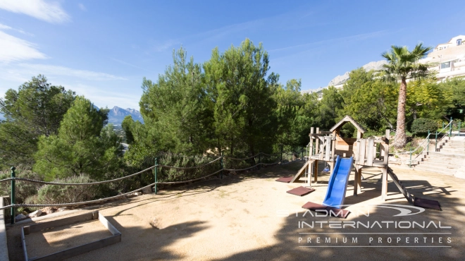 Apartamento de Lujo con Impresionantes Vistas al Mar en Altea Hills