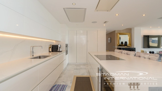 Apartamento de Lujo con Impresionantes Vistas al Mar en Altea Hills