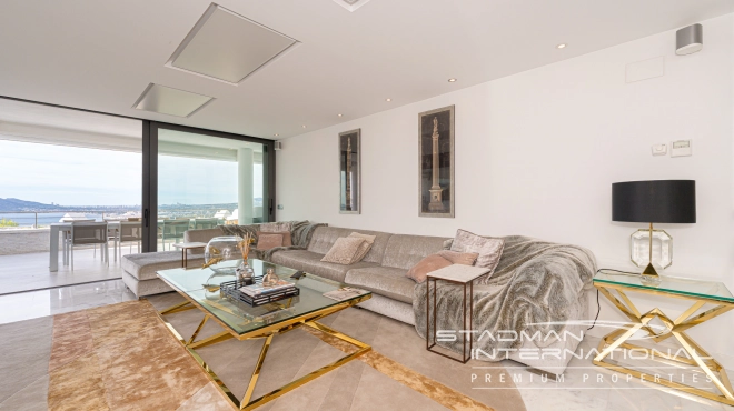 Apartamento de Lujo con Impresionantes Vistas al Mar en Altea Hills