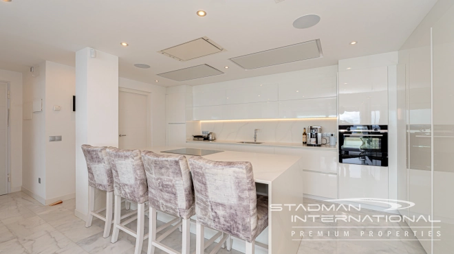 Apartamento de Lujo con Impresionantes Vistas al Mar en Altea Hills