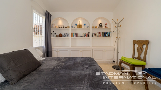 Amplia Villa Familiar con Apartamento y Hermosas Vistas al Mar