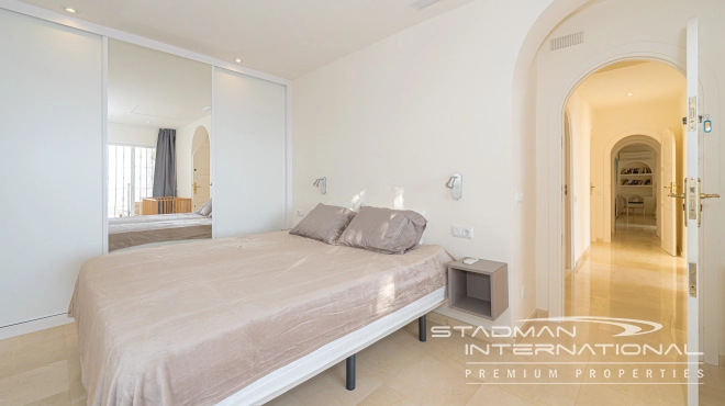 Amplia Villa Familiar con Apartamento y Hermosas Vistas al Mar