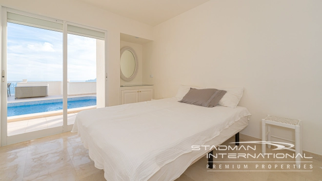 Amplia Villa Familiar con Apartamento y Hermosas Vistas al Mar