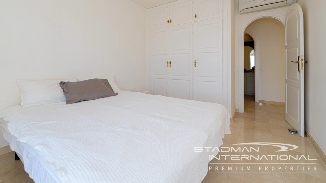 Amplia Villa Familiar con Apartamento y Hermosas Vistas al Mar