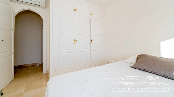 Amplia Villa Familiar con Apartamento y Hermosas Vistas al Mar