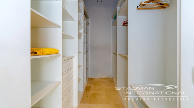 Amplia Villa Familiar con Apartamento y Hermosas Vistas al Mar