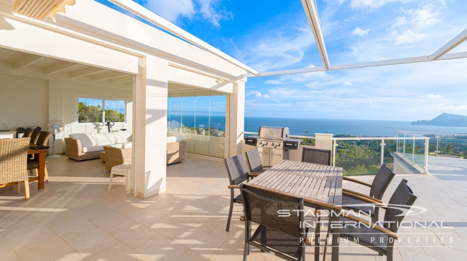 Amplia Villa Familiar con Apartamento y Hermosas Vistas al Mar