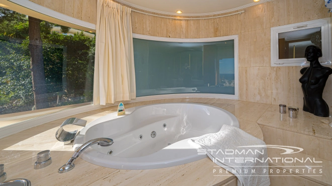 Großzügige Luxusvilla mit Wunderschönem Meerblick in Altea Hills