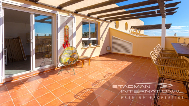 Penthouse Spacieux près du Port de Porto Senso et de la Plage