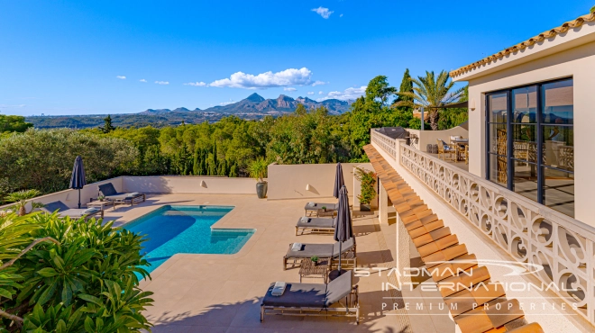 Vakker Villa med Panoramautsikt over Havet nær Altea La Vella