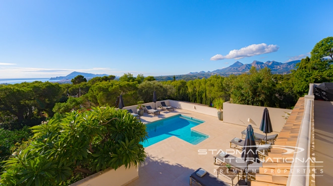 Vakker Villa med Panoramautsikt over Havet nær Altea La Vella