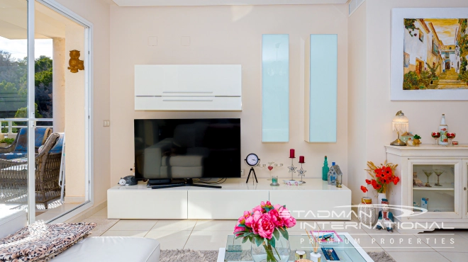 Spacieux Appartement avec Superbes Vues sur la Mer à Altea Hills