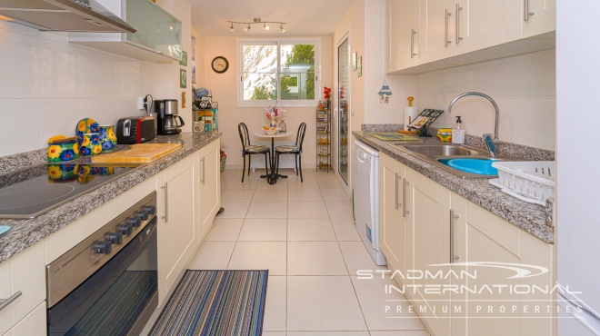 Spacieux Appartement avec Superbes Vues sur la Mer à Altea Hills