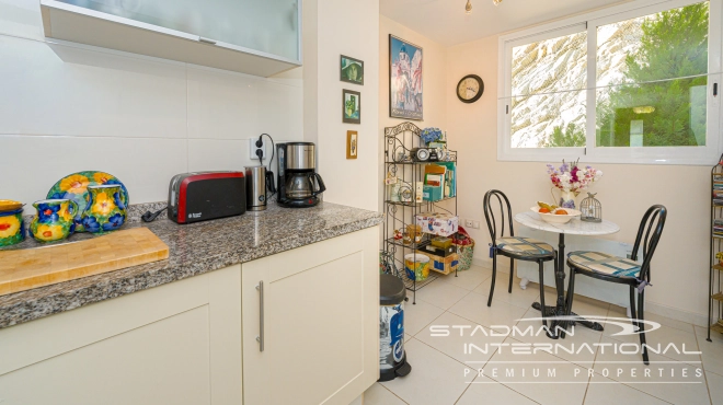 Spacieux Appartement avec Superbes Vues sur la Mer à Altea Hills